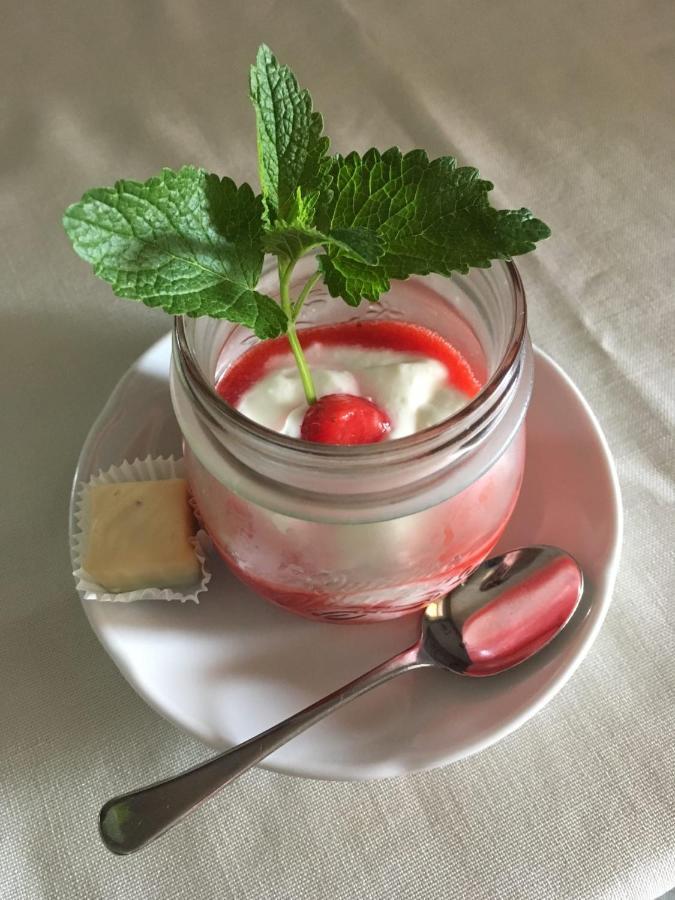 Moarhof Otel Mölten Dış mekan fotoğraf